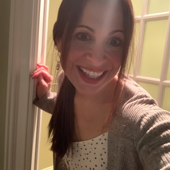 Meet your Posher, Ginna - Picture 3 of 3